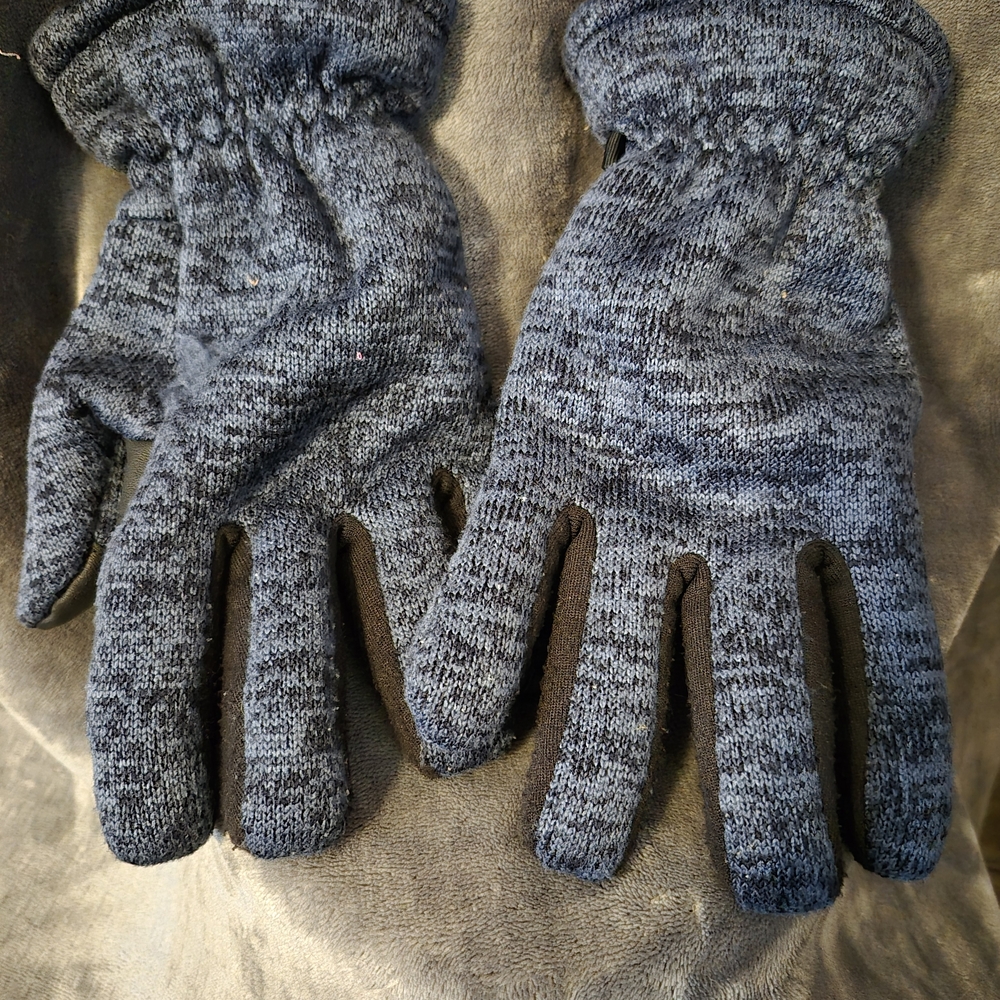 Swiss Tech Men's Gray Knit Gloves, Small/Medium